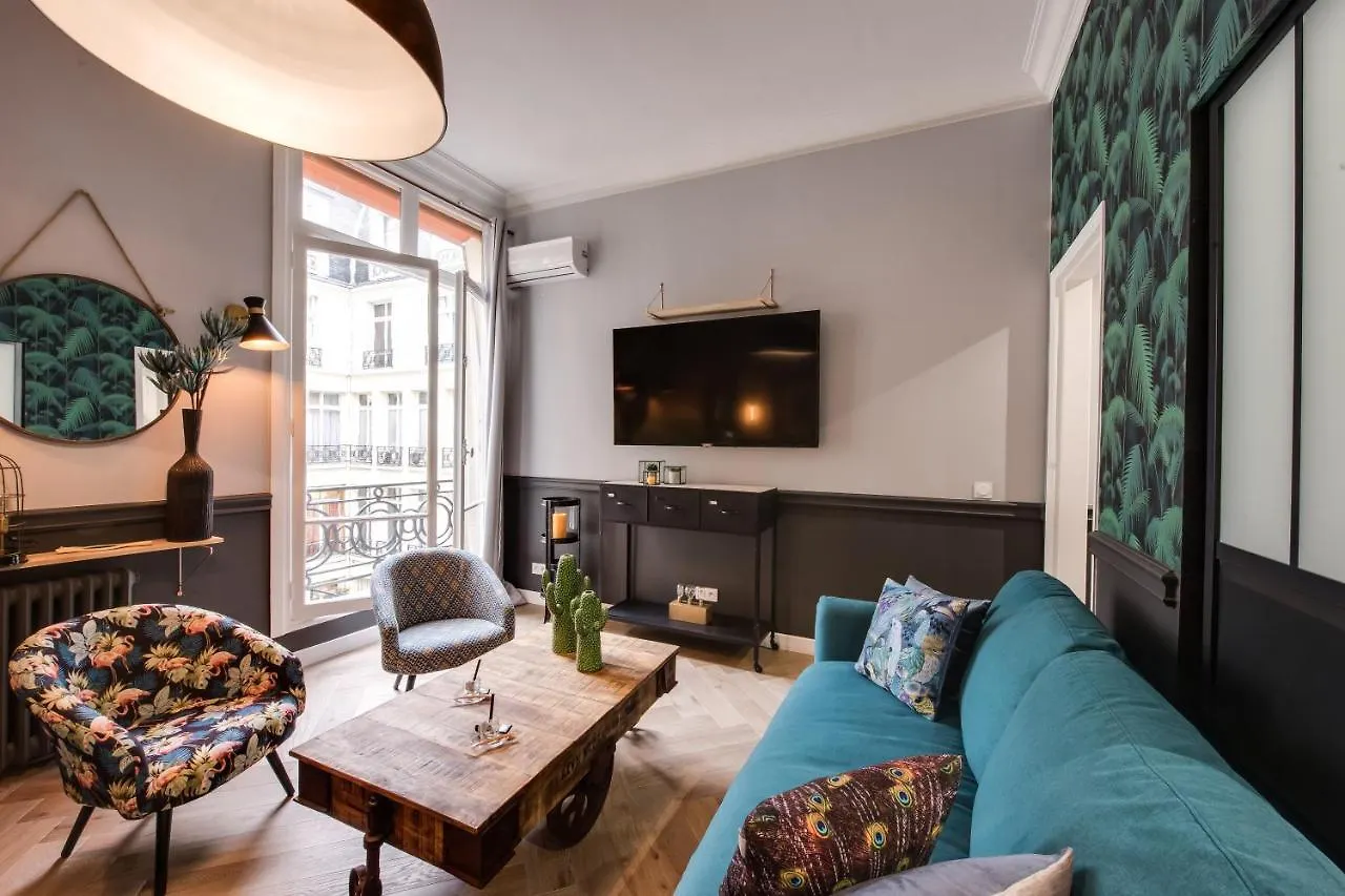 Apartment The Royal Elysee Suite Paris